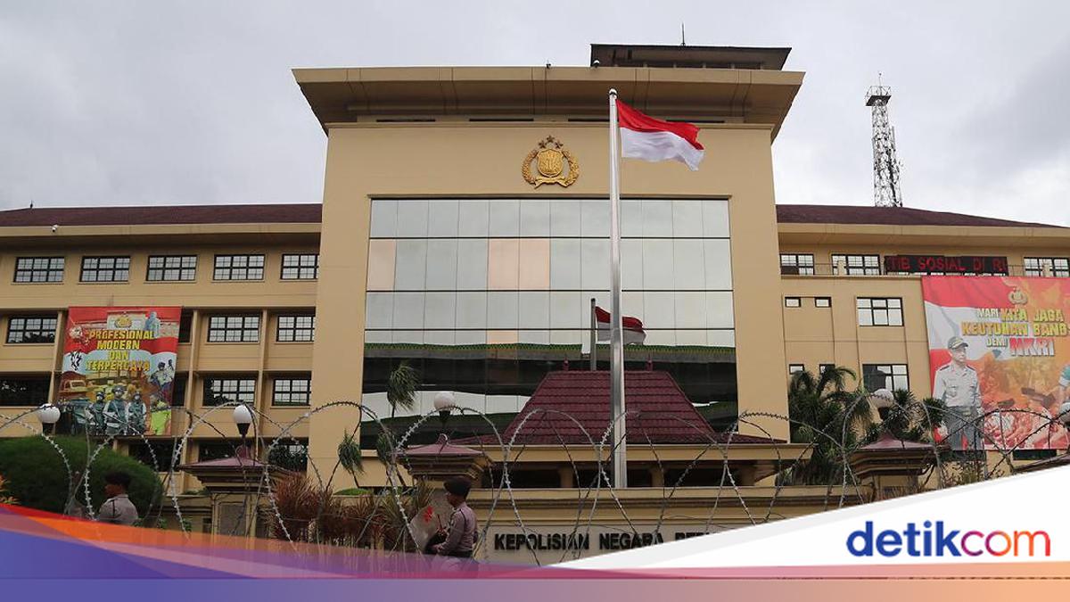 Kapolda Sulsel Irjen Rusdi Dimutasi, Diganti Brigjen Djuhandhani