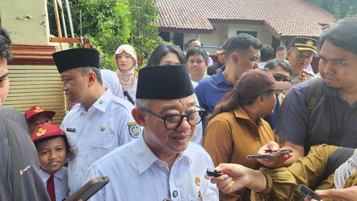 Mendikdasmen Abdul Mu’ti Dukung SKB 7 Menteri dalam Pengendalian Teknologi AI di Sekolah